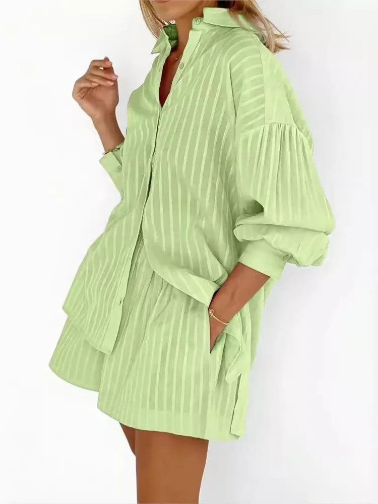 Conjunto Feminino Camisa e Short Listrado