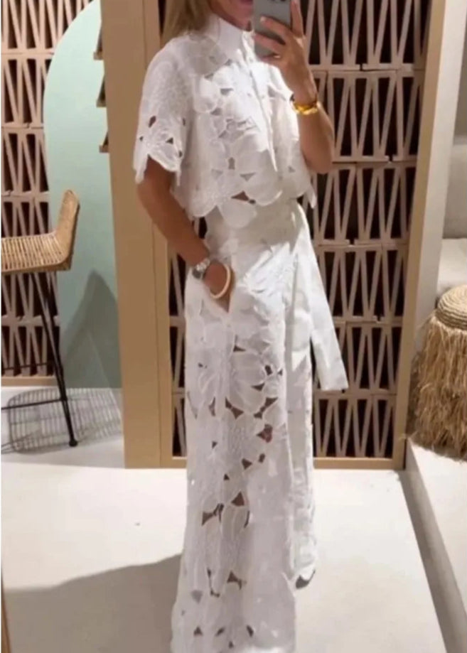 Conjunto Feminino de Renda Cropped e Calça